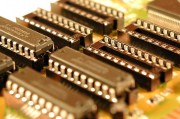 美國宣布對筆記本電腦、智能手機、集成電路等豁免征收“對等關(guān)稅”