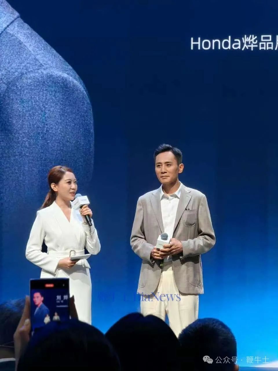 上海車展「車?！贡P點：小鵬機器人吸睛，比亞迪派出悟空